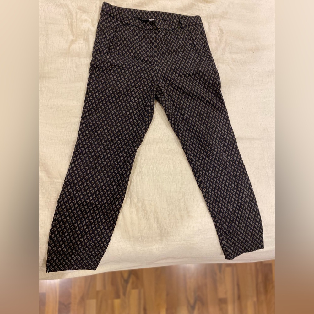 Tristan black gold capri pants size M – stretch office casual chic